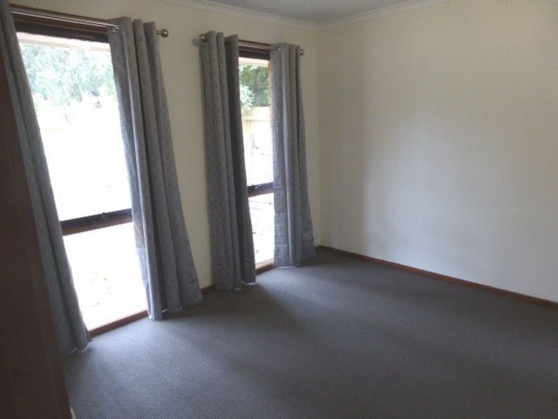 54 Churchill Drive, Mooroolbark VIC 3138