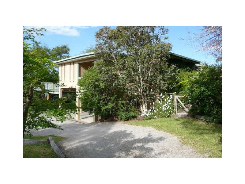 26 Mount View Parade, Mooroolbark VIC 3138