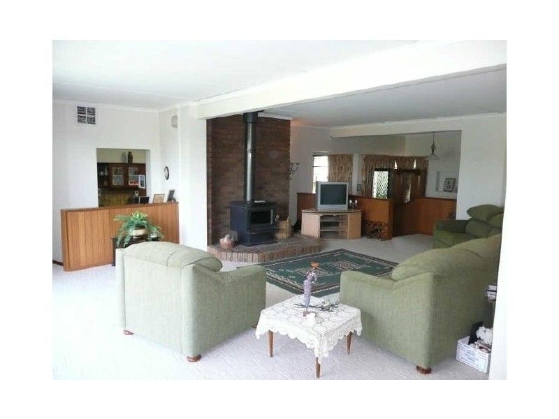 26 Mount View Parade, Mooroolbark VIC 3138