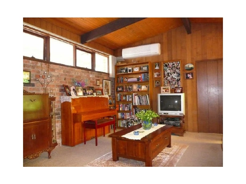 5 Highpoint Avenue, Mooroolbark VIC 3138