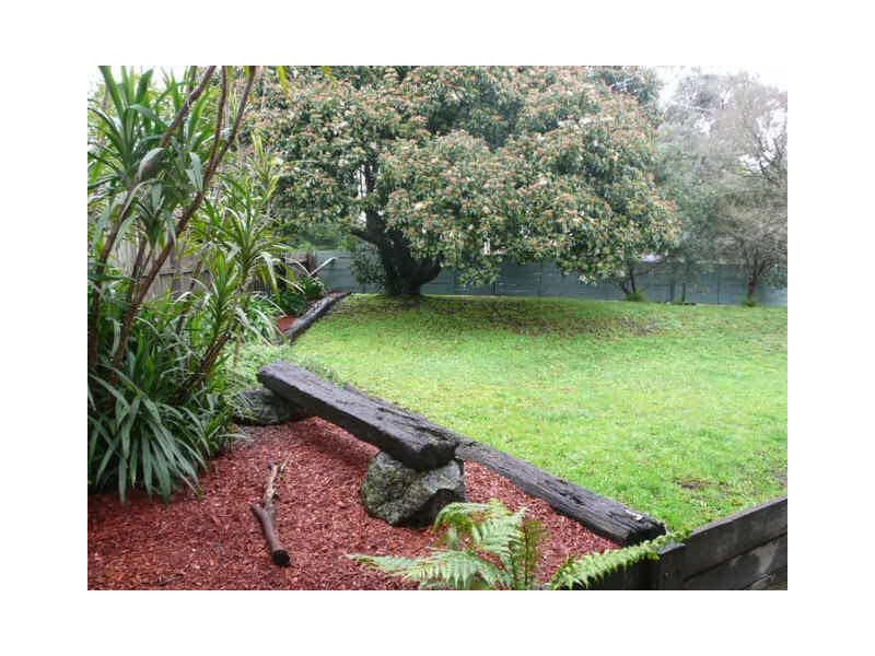 24 Bridges Avenue, Mooroolbark VIC 3138