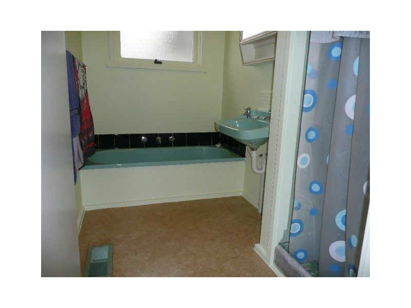 24 Bridges Avenue, Mooroolbark VIC 3138