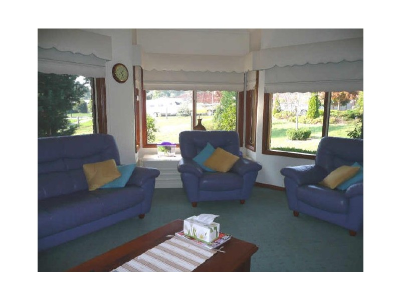 50 Blue Ridge Drive, Mooroolbark VIC 3138