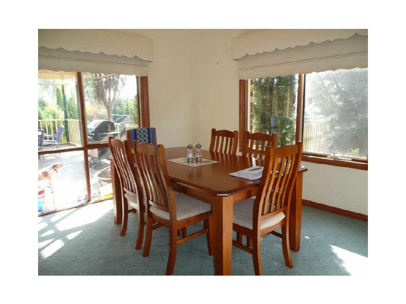 50 Blue Ridge Drive, Mooroolbark VIC 3138