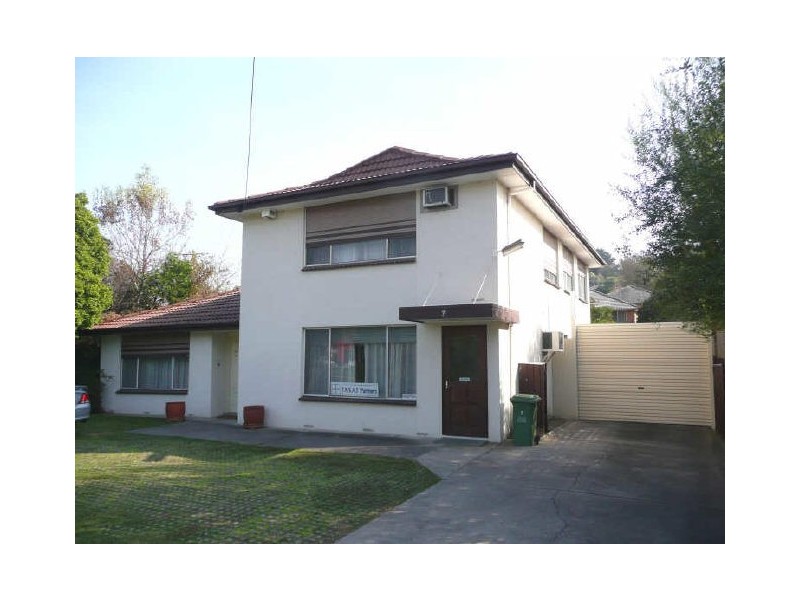 7 Manchester Road, Mooroolbark VIC 3138