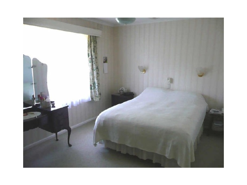 13 Bambra Street, Croydon VIC 3136