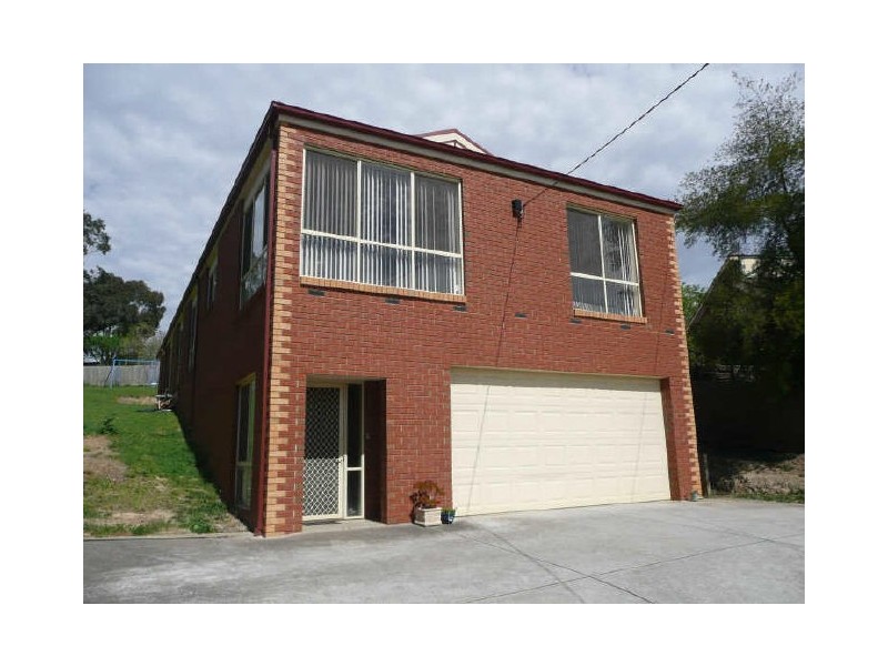 4 Peter Court, Mooroolbark VIC 3138