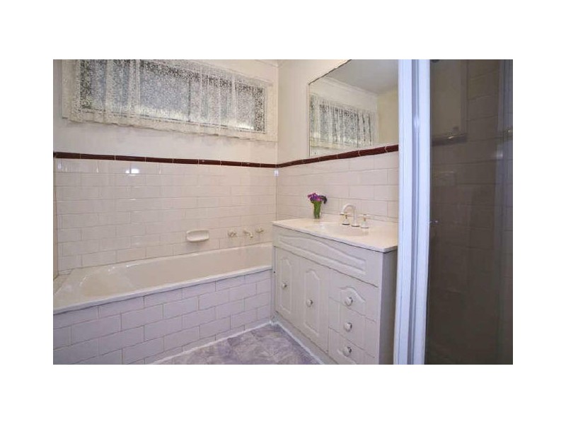 9 Roslyn Street, Montrose VIC 3765