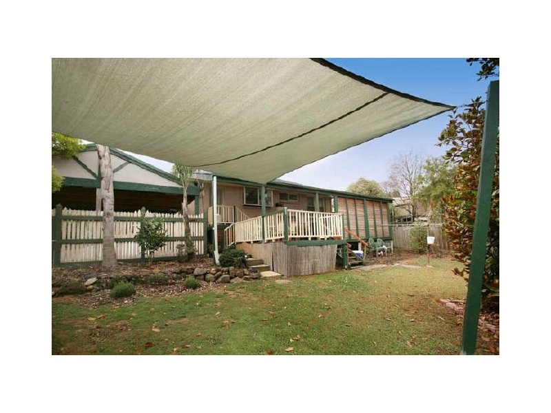 11 Kalimna Street, Mooroolbark VIC 3138