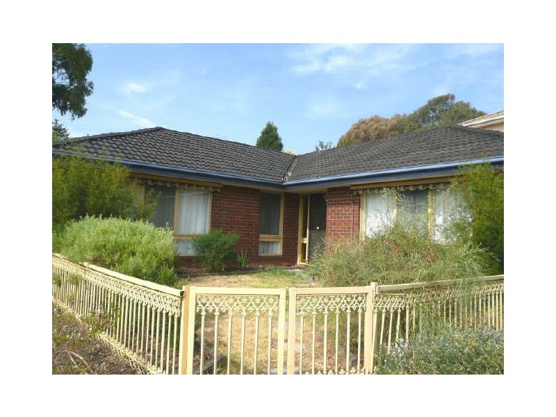 54 Rosemary Avenue, Croydon Hills VIC 3136