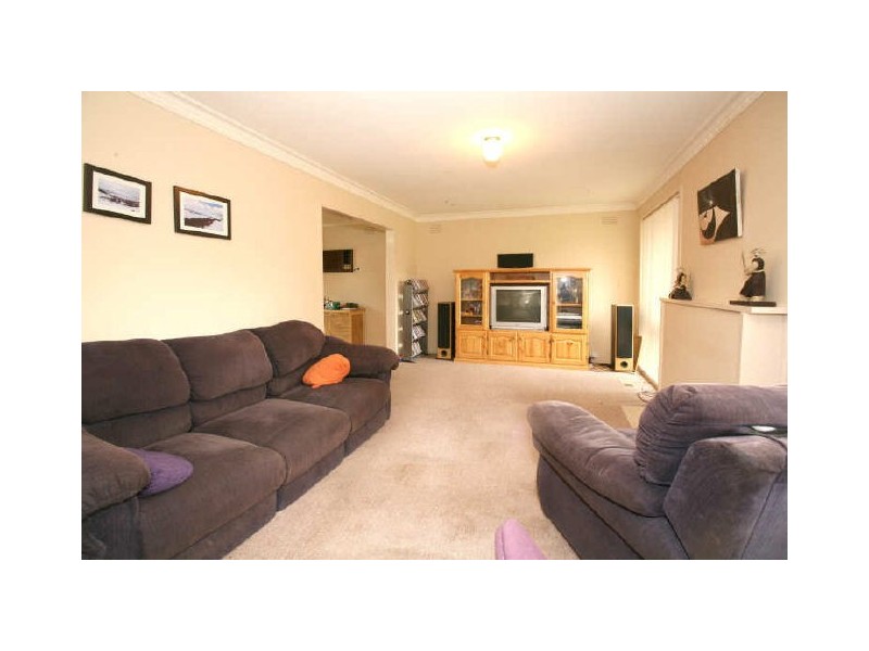 71 Bellara Drive, Mooroolbark VIC 3138