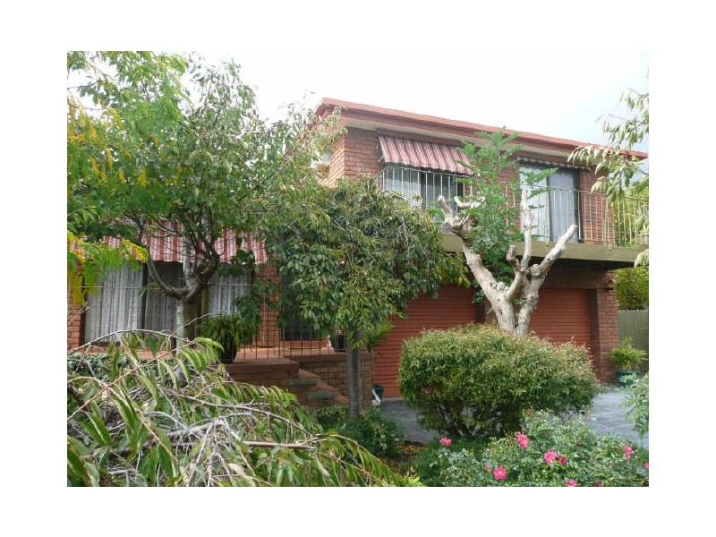 14 Crown Point, Chirnside Park VIC 3116