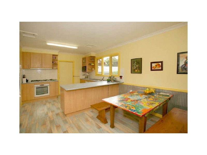 11 Alford Avenue, Mooroolbark VIC 3138