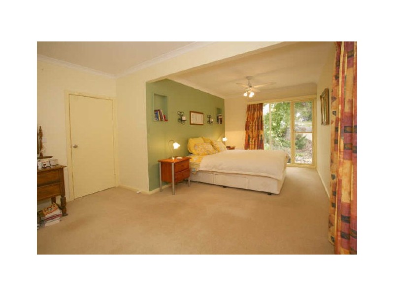 11 Alford Avenue, Mooroolbark VIC 3138