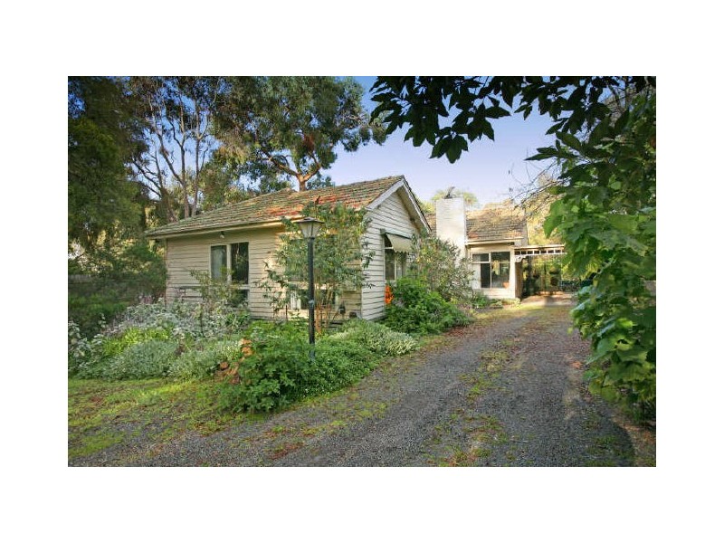 22 Lincoln Road, Croydon VIC 3136