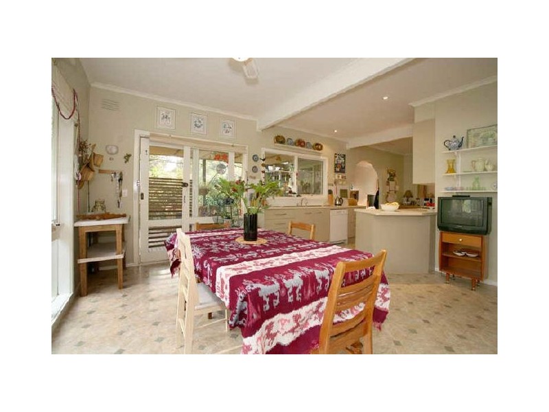 22 Lincoln Road, Croydon VIC 3136