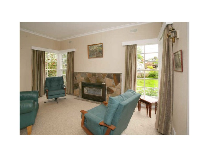 6 Mount View Street, Croydon VIC 3136