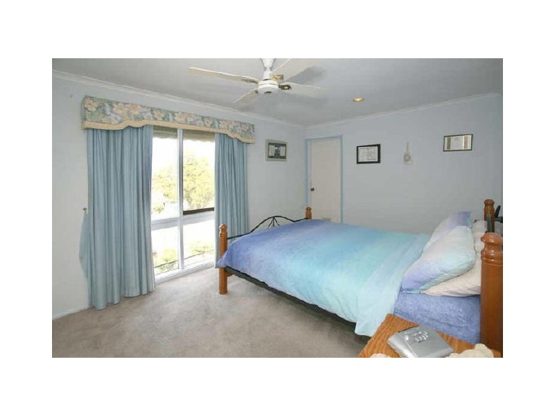 36 Meadowlark Lane, Mooroolbark VIC 3138