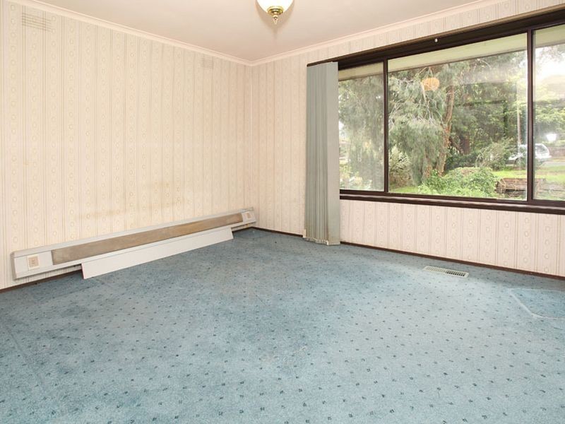 27 Williams Rd, Mooroolbark VIC 3138
