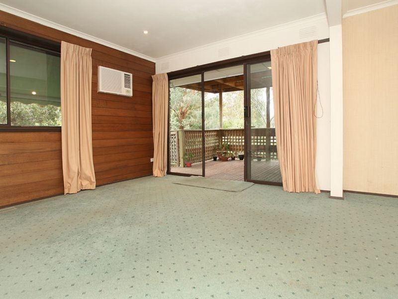27 Williams Rd, Mooroolbark VIC 3138
