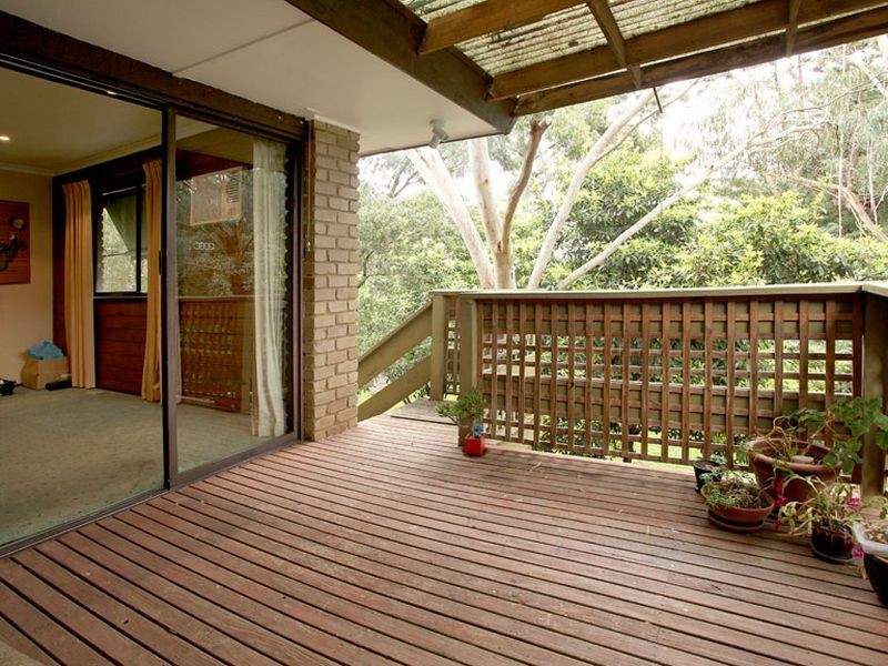 27 Williams Rd, Mooroolbark VIC 3138