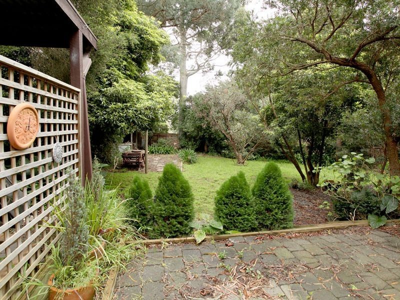 27 Williams Rd, Mooroolbark VIC 3138