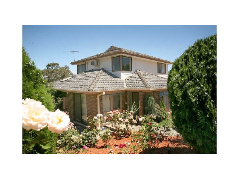 21 Meadowlark Lane, Mooroolbark VIC 3138