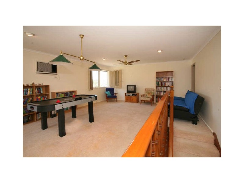 21 Meadowlark Lane, Mooroolbark VIC 3138