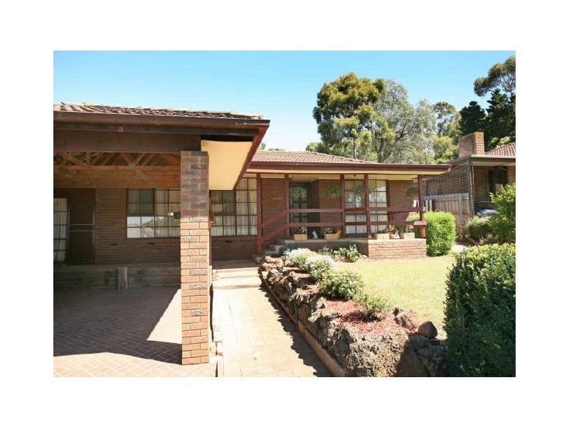 41 Landscape Drive, Mooroolbark VIC 3138