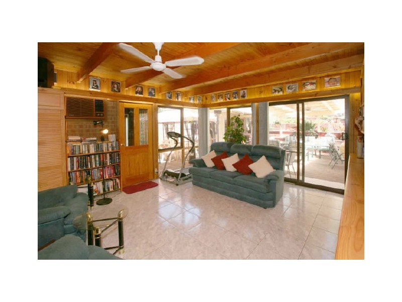 41 Landscape Drive, Mooroolbark VIC 3138