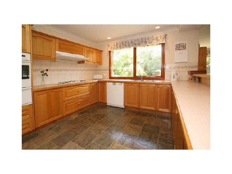 3 Fielden Close, Mooroolbark VIC 3138