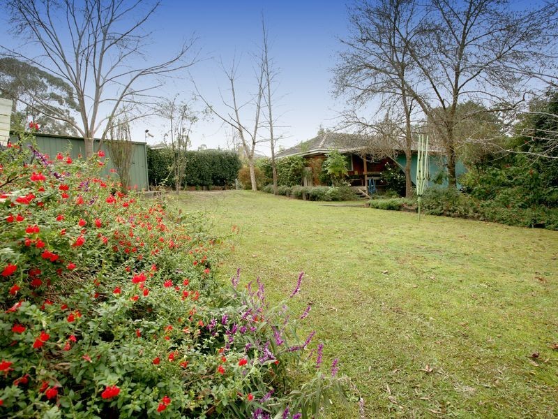 14 Macmillan  Street, Mooroolbark VIC 3138