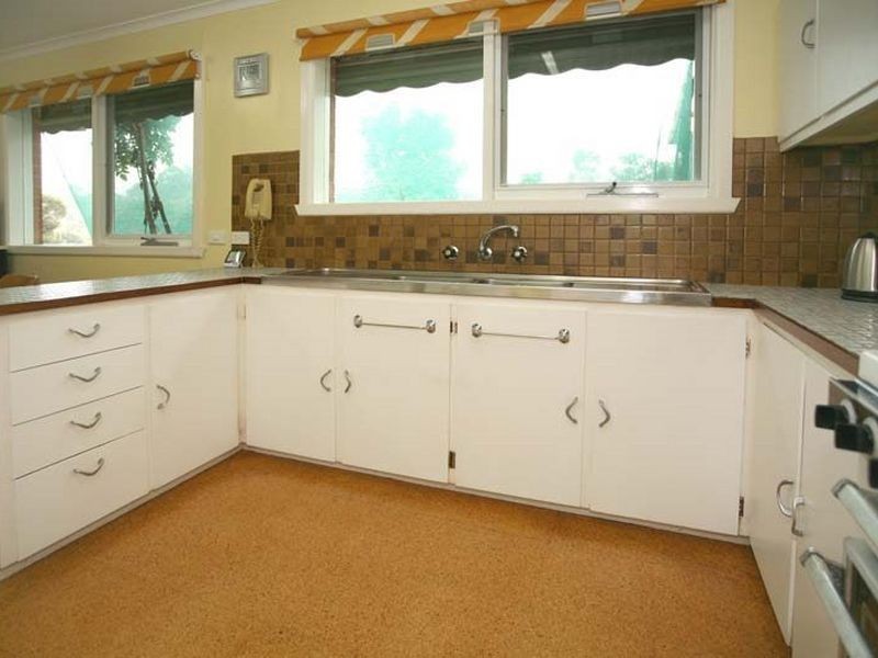 14 Macmillan  Street, Mooroolbark VIC 3138