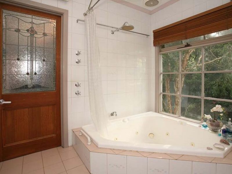 14 Thackeray Court, Croydon VIC 3136