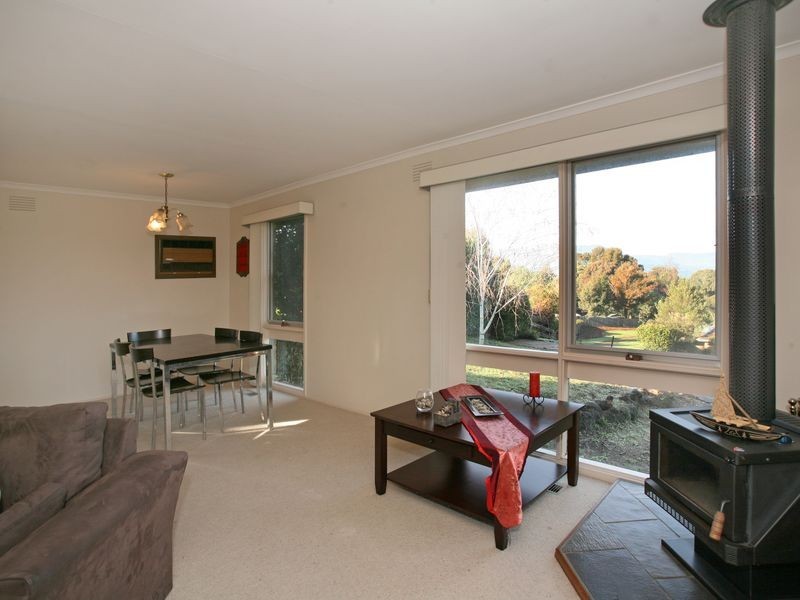 13 Eastwood Crescent, Mooroolbark VIC 3138