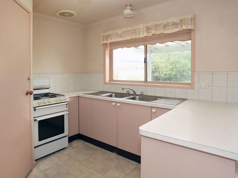 11 Wildwood Walk, Croydon VIC 3136