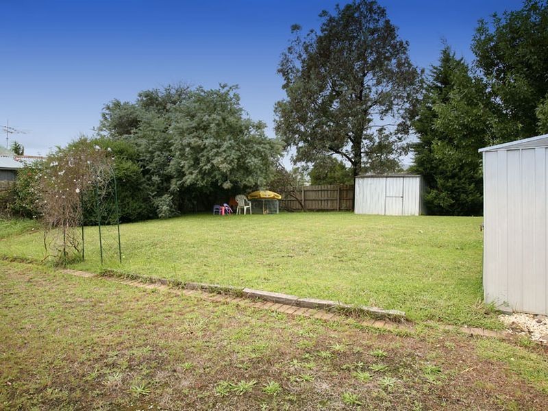 11 Wildwood Walk, Croydon VIC 3136