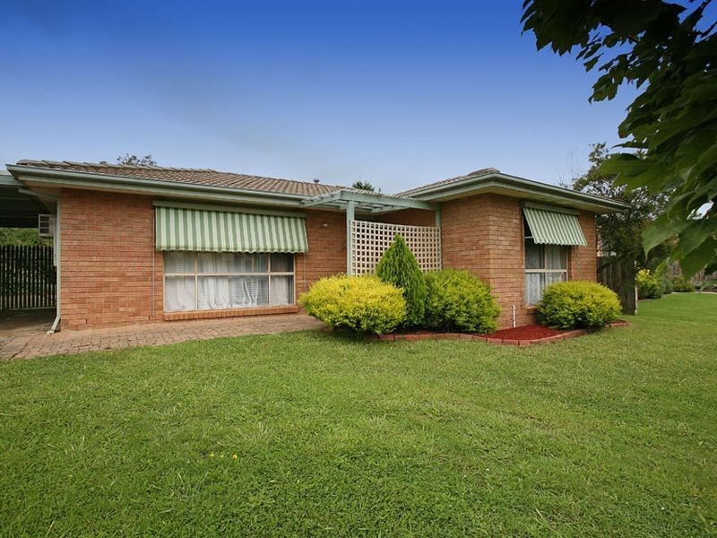 11 Wildwood Walk, Croydon VIC 3136