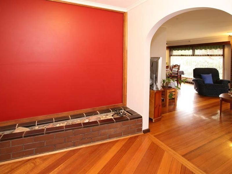 8 Uralla Court, Mooroolbark VIC 3138