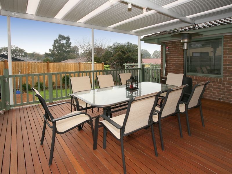 9 Woody Link, Croydon South VIC 3136