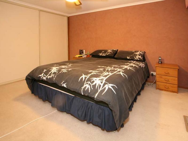 9 Woody Link, Croydon South VIC 3136