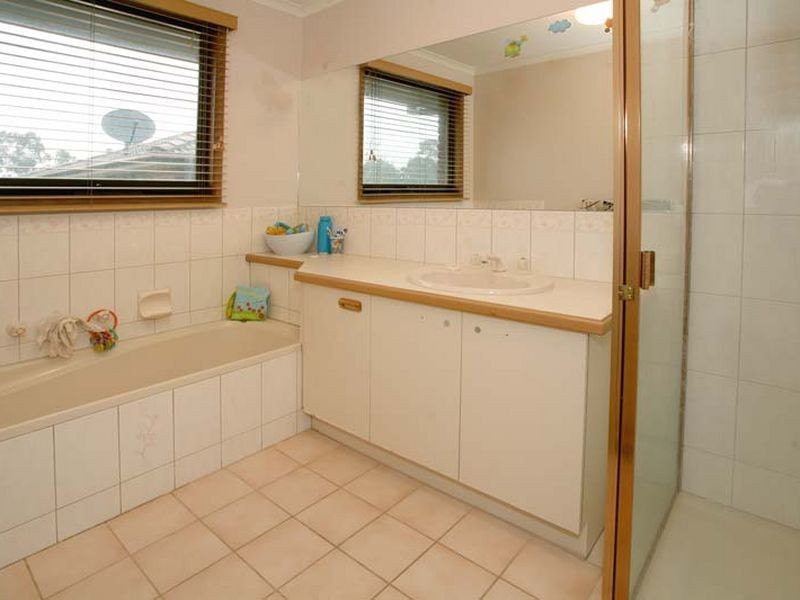 9 Woody Link, Croydon South VIC 3136