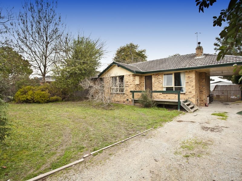 19 Andrew Street, Mooroolbark VIC 3138
