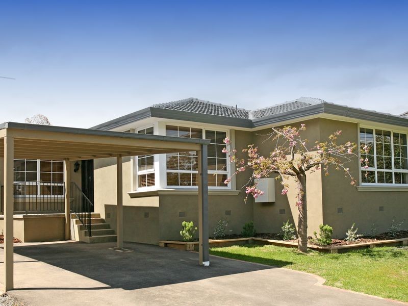 1/2 Deborah Street, Kilsyth VIC 3137