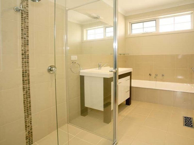 1/2 Deborah Street, Kilsyth VIC 3137