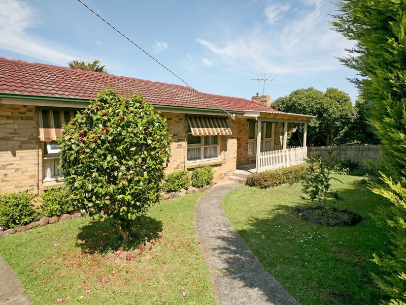 12 Taylor Road, Mooroolbark VIC 3138