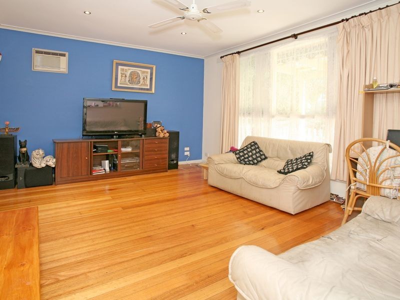 12 Taylor Road, Mooroolbark VIC 3138