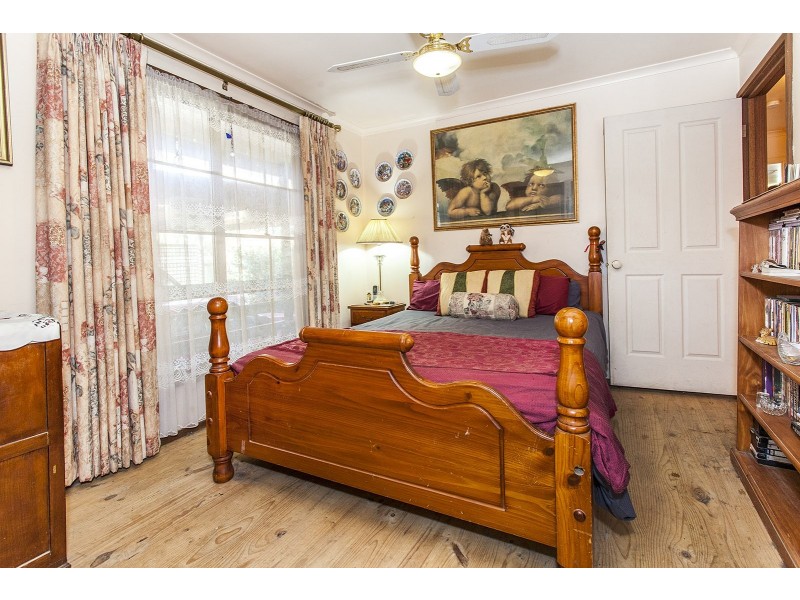 61 Zina Grove, Mooroolbark VIC 3138