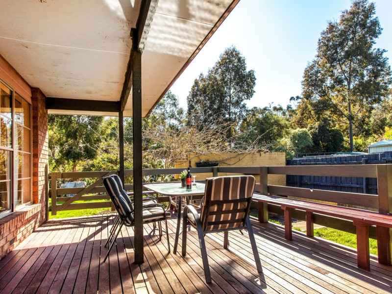 61 Zina Grove, Mooroolbark VIC 3138