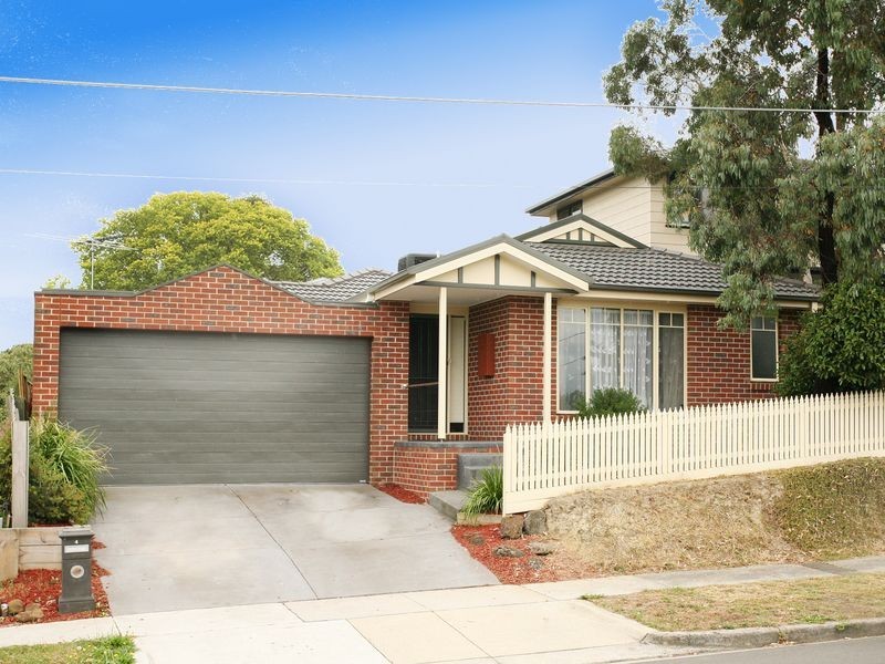 4 Dunoon Street, Mooroolbark VIC 3138